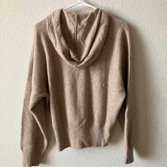 NWT Lilysilk Eshe 2-in-1 100% Cashmere Detachable Hoodie Sweater in Beige M - Picture 7 of 10